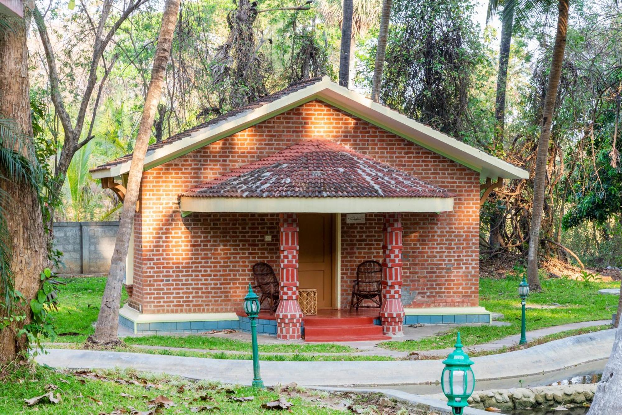 Kairali - The Ayurvedic Healing Village Palakkad Esterno foto