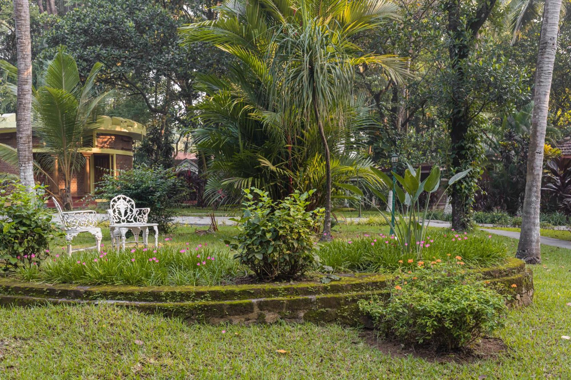 Kairali - The Ayurvedic Healing Village Palakkad Esterno foto