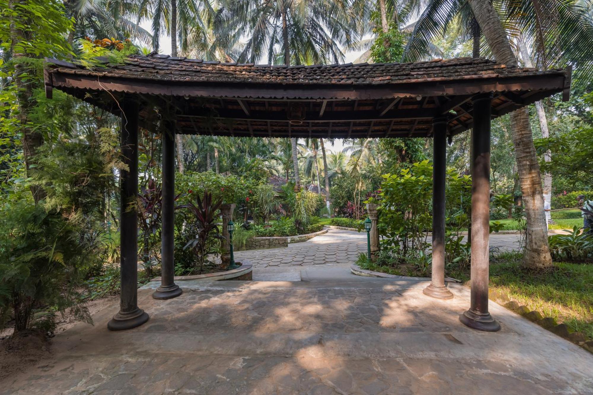 Kairali - The Ayurvedic Healing Village Palakkad Esterno foto